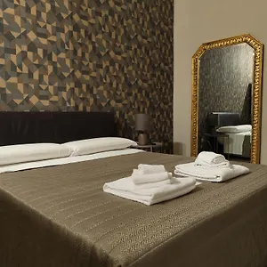  Hotel Trieste Itália
